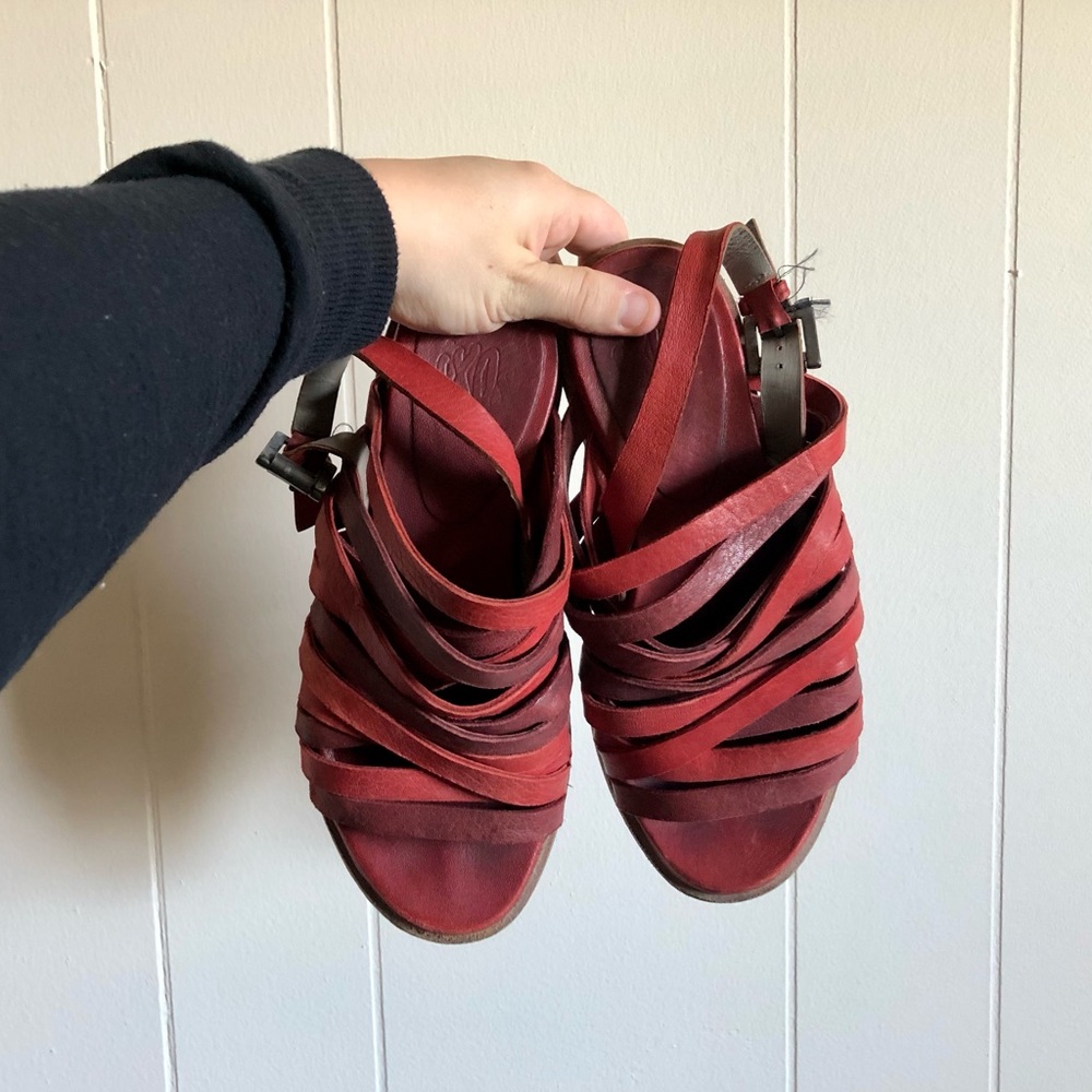 iXOs vintage designer leather sandals